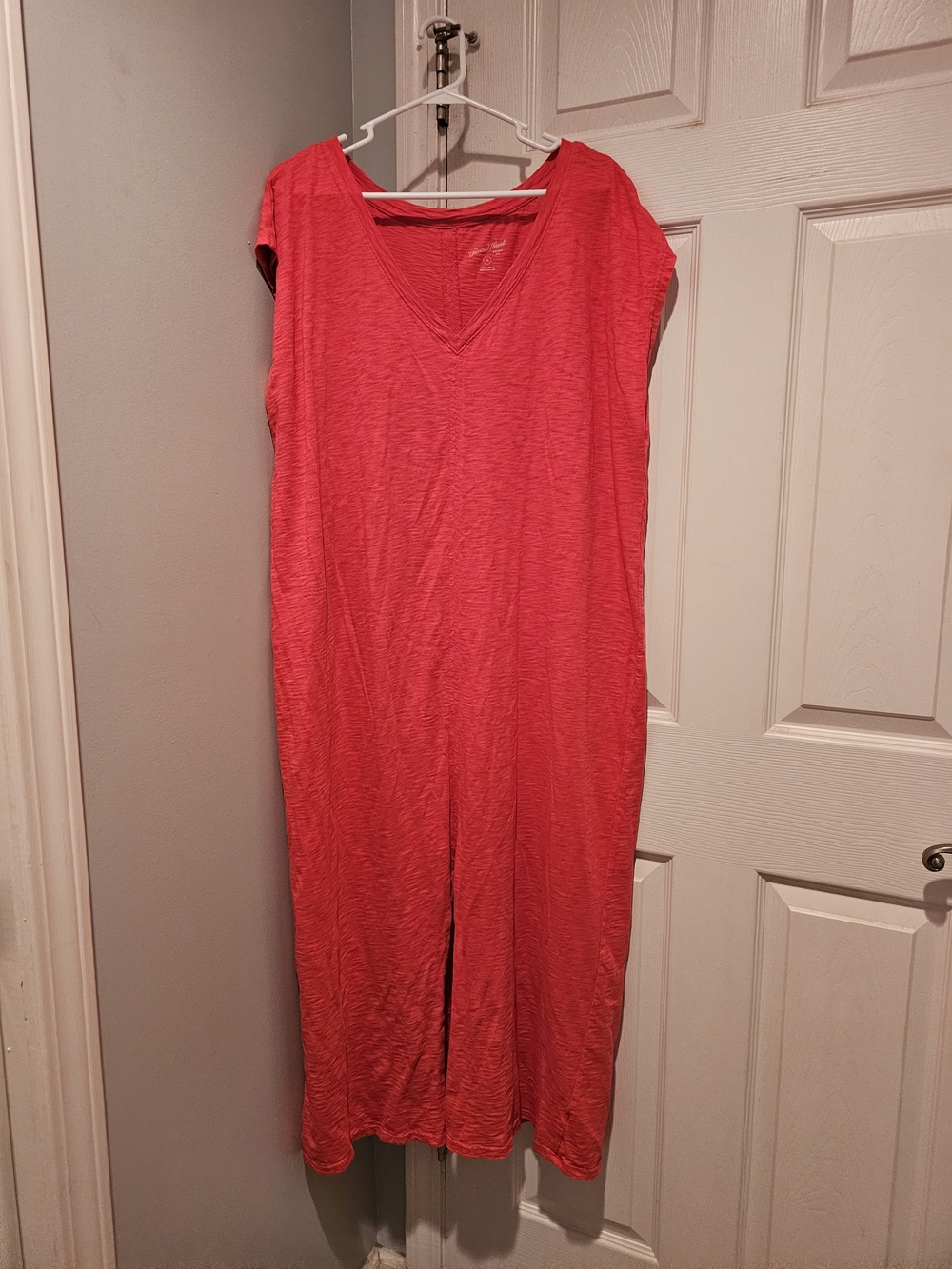 Sleeveless, Fronst-slit Women’s V-Neck T-shirt Maxi Dress - Coral Pink